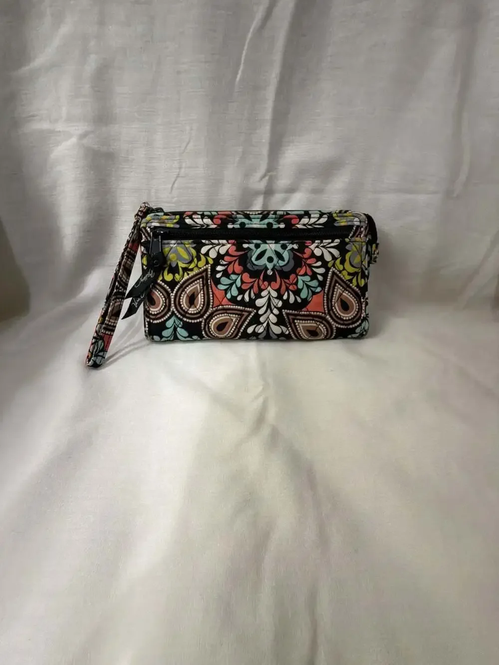 Vera Bradley Zip Wristlet Phone Wallet Sierra Paisley Clutch
